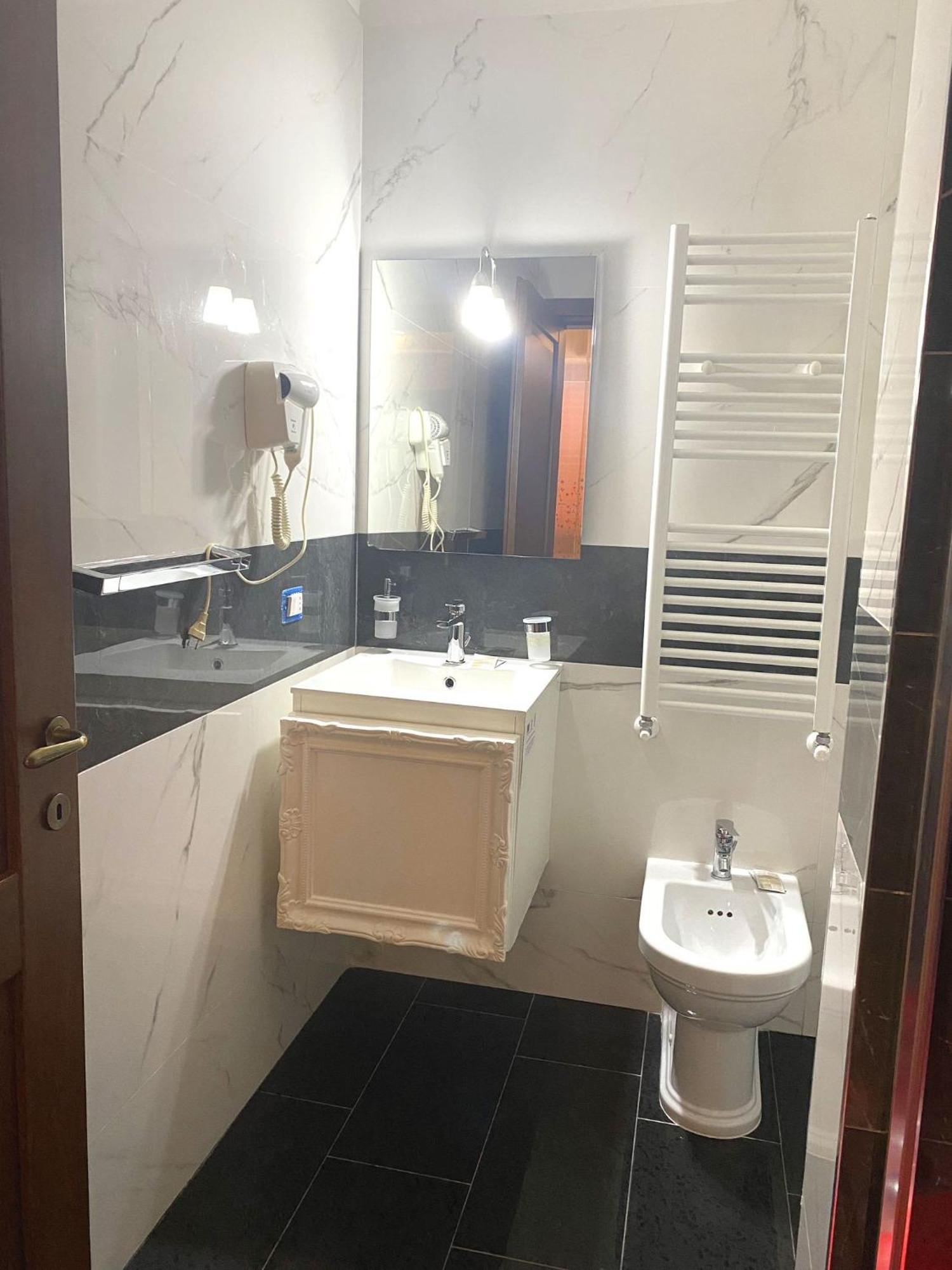 Aparthotel Il Vittoriano Porto Cesareo Exterior foto